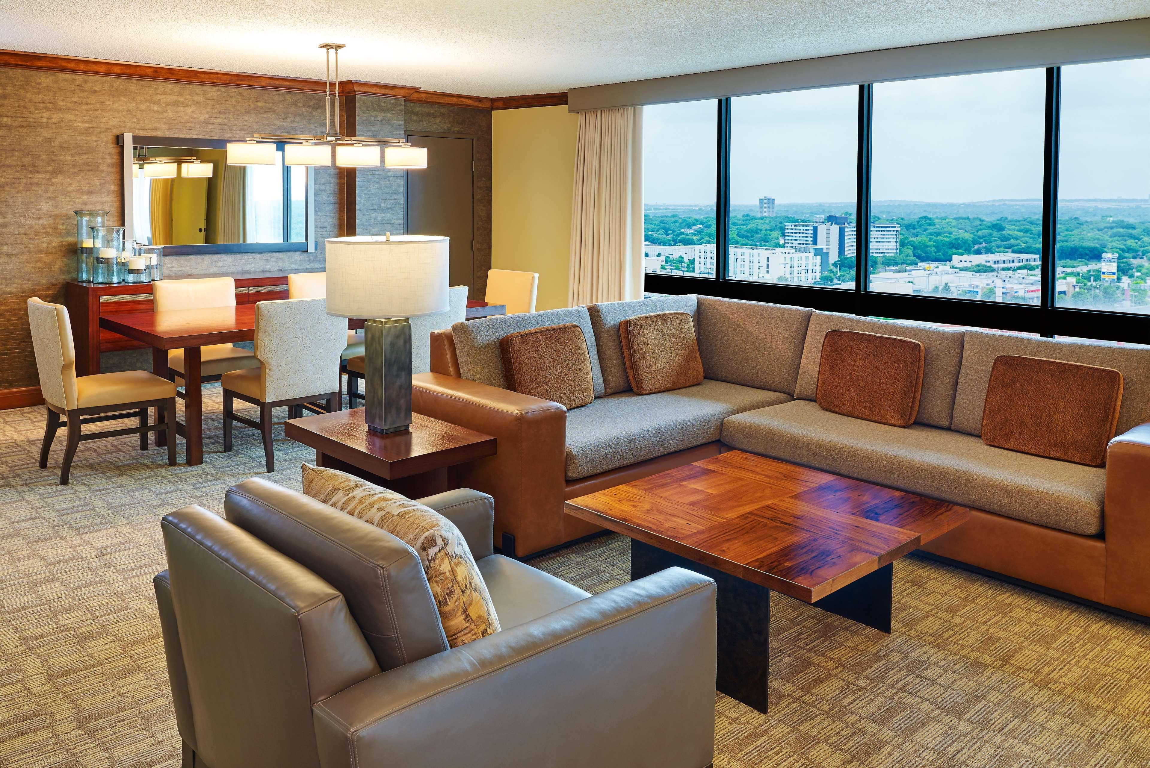 Hotel Doubletree By Hilton San Antonio Airport Extérieur photo