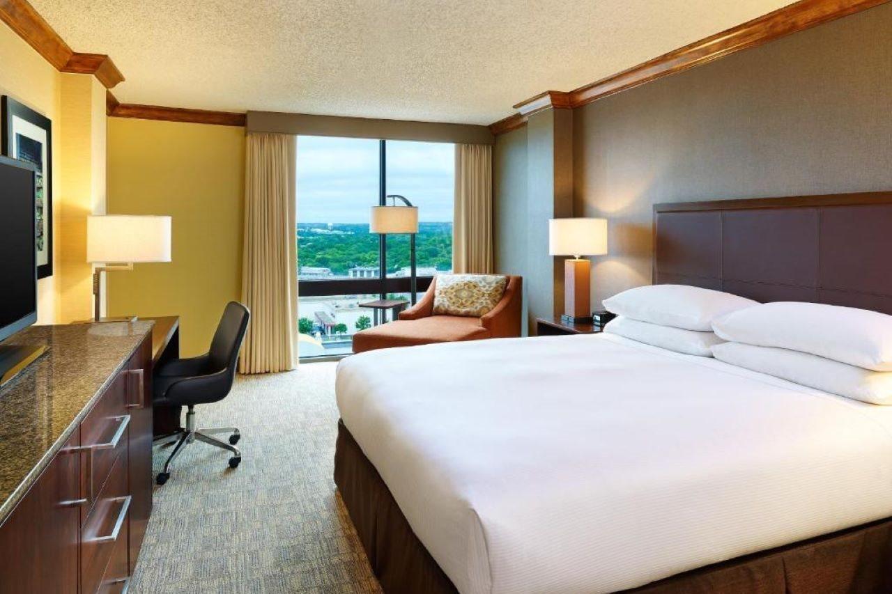 Hotel Doubletree By Hilton San Antonio Airport Extérieur photo